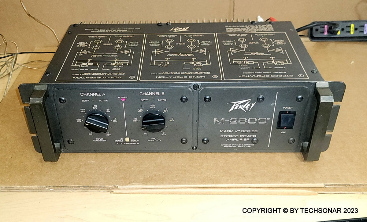 Peavey M-2600 power amplifier