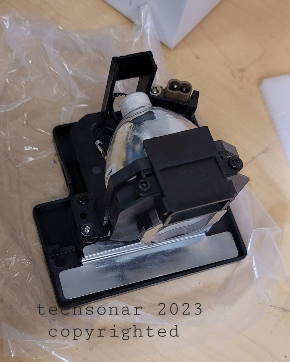 Panasonic ET-LAE1000 Replacement Lamp - 165W Projector Lamp - UHM - 3000 Hour - ETLAE1000