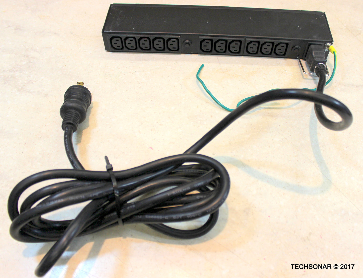Lot of 4 DELL 1T890 AP6020 13 Port Rack Mountable Power Distribution Unit APC PDU