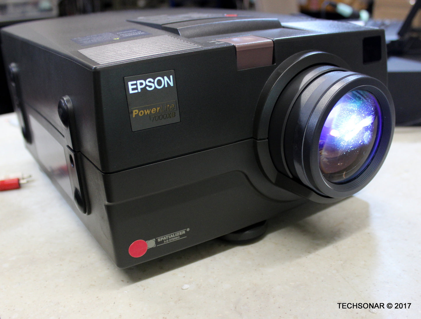 Epson PowerLite 7000XB ELP-7100 Projector , TFT LCD Technology Fully Tested , with Case