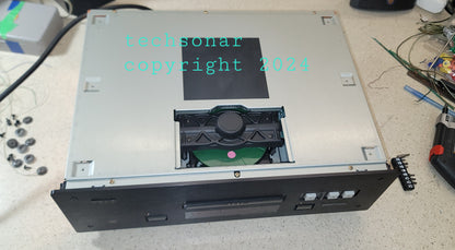 Teac VRDS-T1 Transport CD player , for parts , not working.