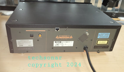 Teac VRDS-T1 Transport CD player , for parts , not working.