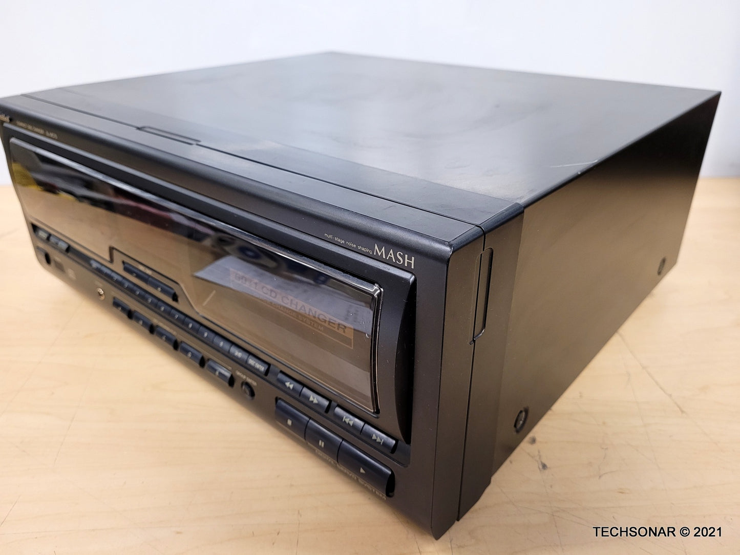 TECHNICS SL-MC70 60+1 Compact Disc Player Jukebox Tested OK - NO Remote Control nor accessories)